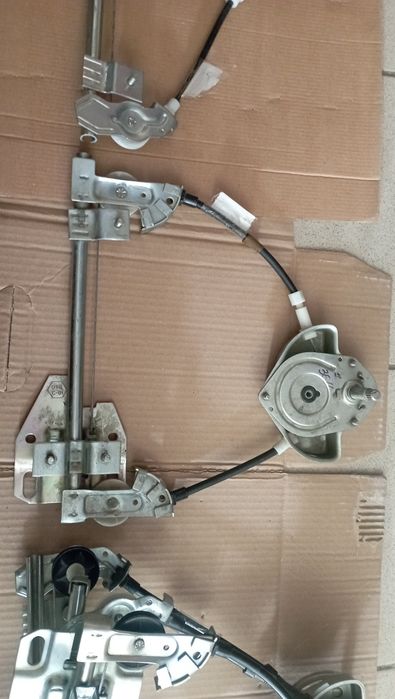 Склопідйомник стеклопідйомник 2110 лівий з мот 2109 зад прав лів 2123