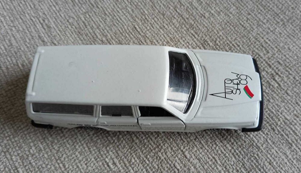 VOLVO 264 (Station wagon) – Miniatura – Norev