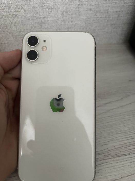 iPhone 11 64 GB 100%