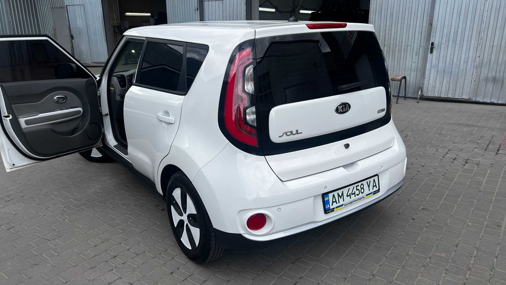 Kia Soul 2017 VIN KNAJN81EFJK029997 фото оголошення 4 з 11