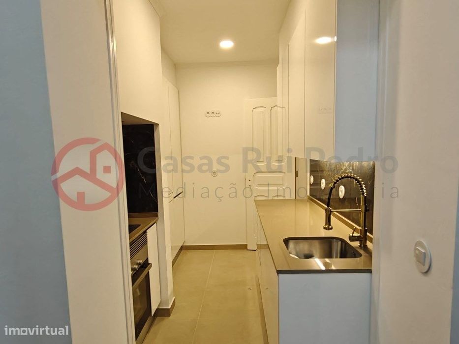 Apartamento T3 totalmente remodelado na Penha de França em Lisboa