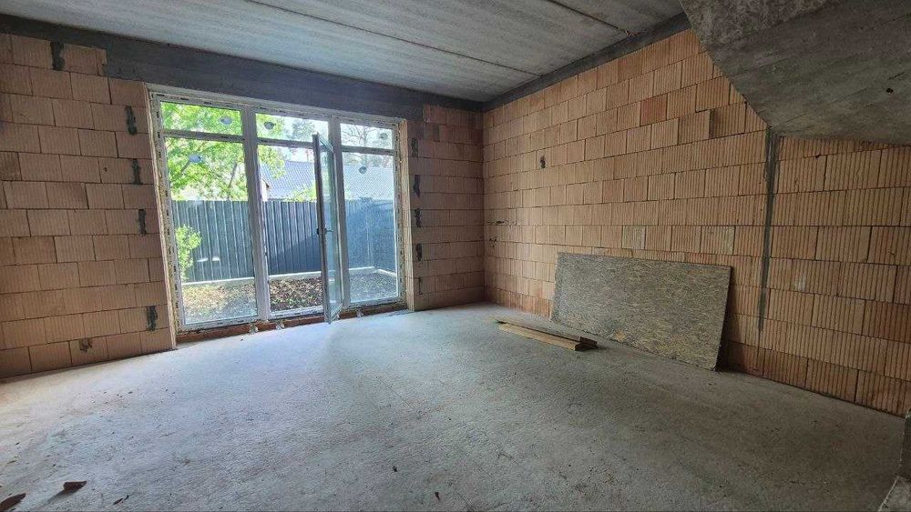 Просторий таунхаус 135 м² біля парку «Дубки»