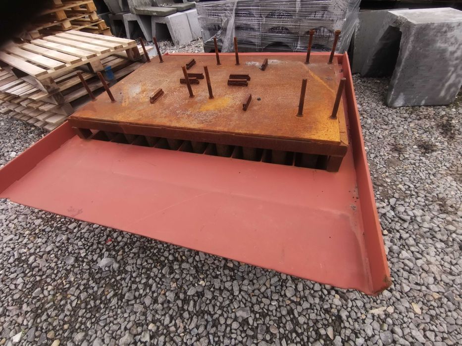 Forma na bloczki betonowe z wibroprasy kroczącej