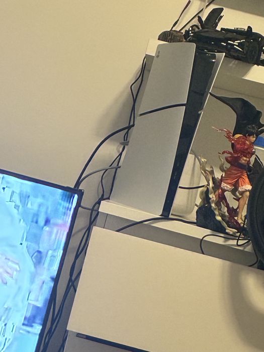 Vendo playStation  5 com 1  comando  e com a caixa original