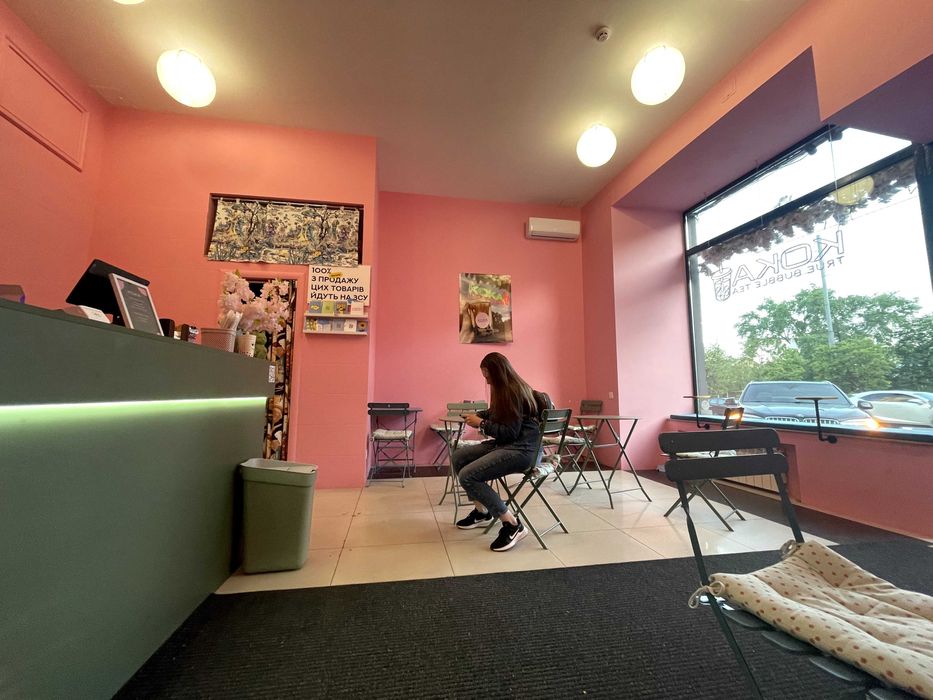 продам Саксаганского 58 нежилое помещение фасад 1-я линия