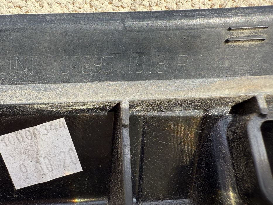 Renault Trafic III 3 lift atrapa grilla OE 628