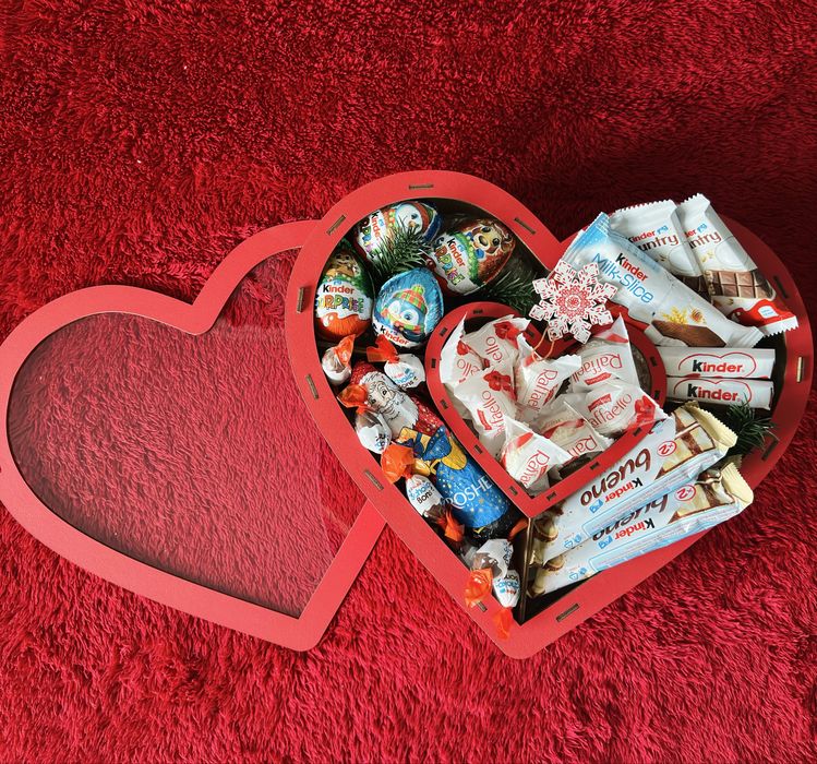 Новорічні бокси для дітей та дорослих