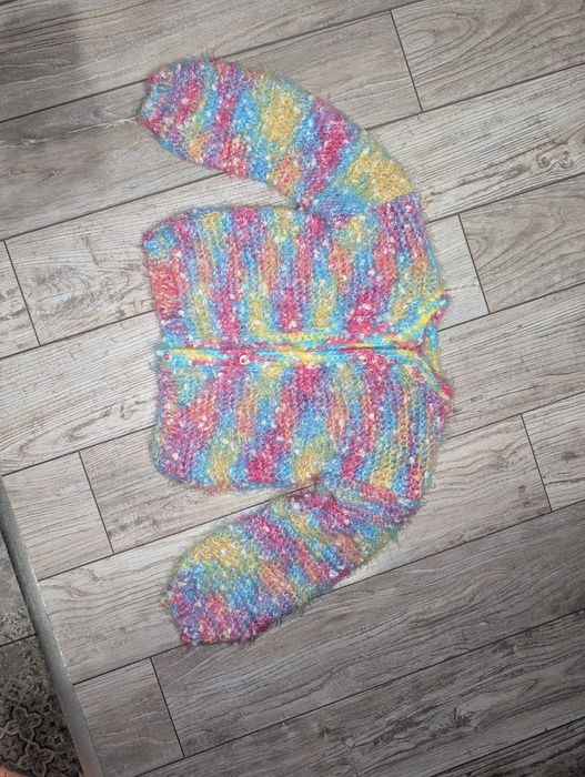 Nowy sweter handmade dziewczynka wełna 134