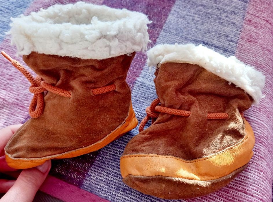 Butki skórzane niechodki z kożuszkiem- długość 12cm