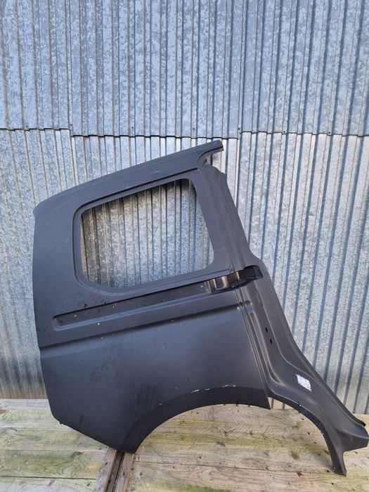 Błotnik tył tylny prawy VW CADDY long maxi 2K7. 809644