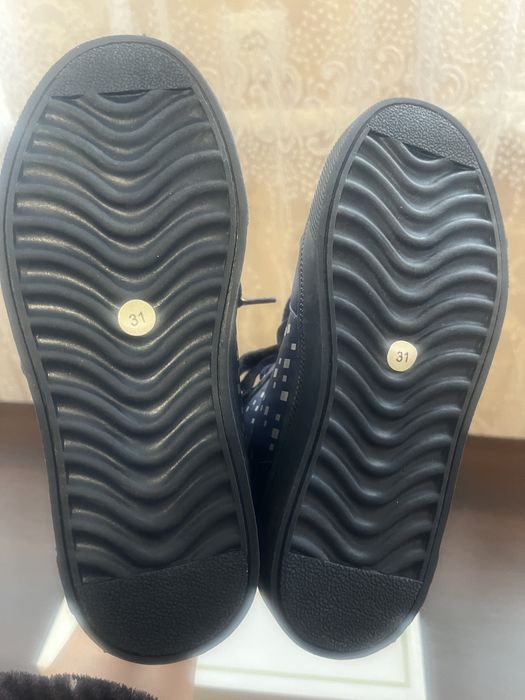 Нові високі кросівки, хайтопи для дівчинки