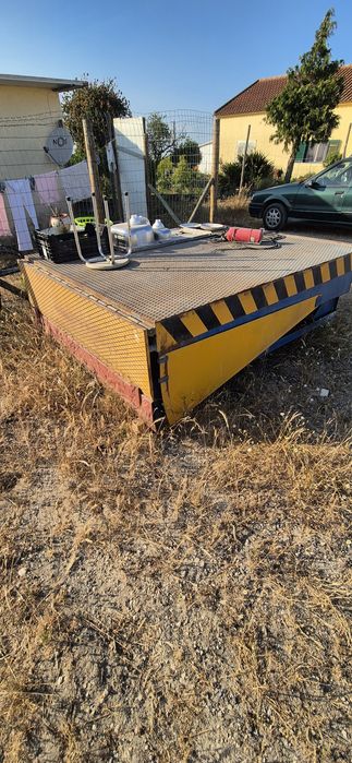 Rampa para cais de carga