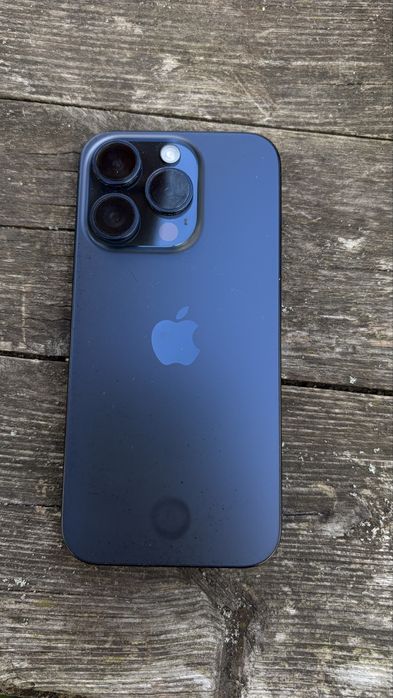 iPhone 15 Pro Blue Titanium – super stan + etui + ładowarka