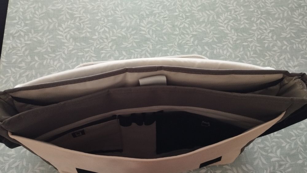 Mala bolsa tiracolo marca Targus para portátil