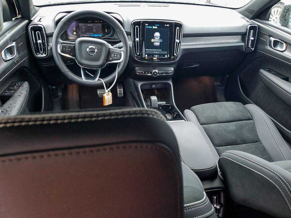 Volvo XC40 Recharge Pure P8 Vin code YV4ED3UB2N2711991 він код