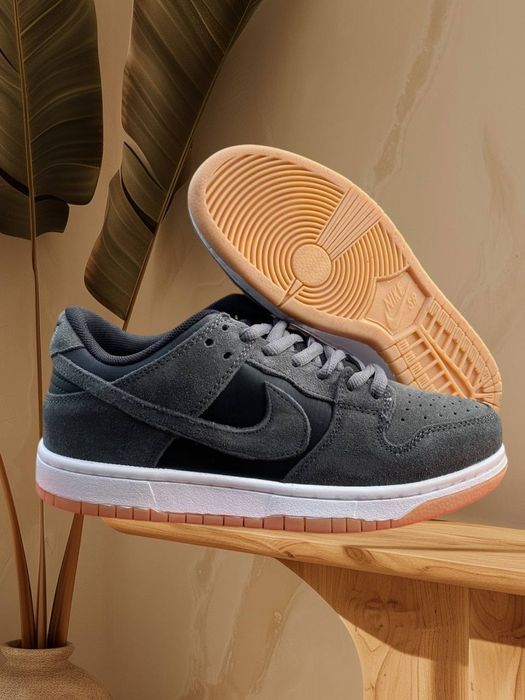 Стильные кроссовки для города и спорта