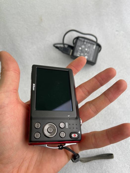 Фотоапарат Nikon COOLPIX S3200 Red