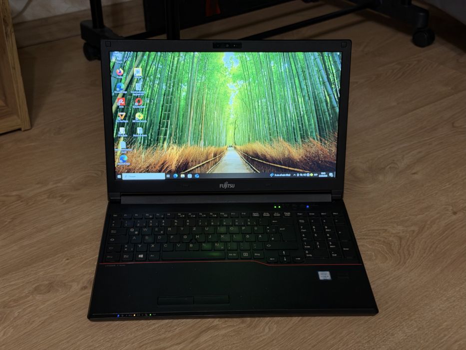 Fujitsu Lifebook E556 — i5 / 8 ГБ / SSD 250 ГБ