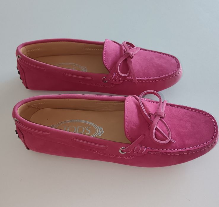 Różowe skórzane mokasyny