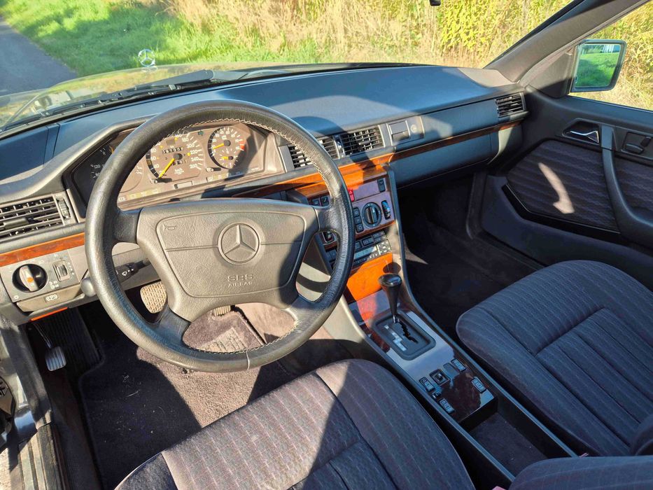Mercedes CE 124  300-24
