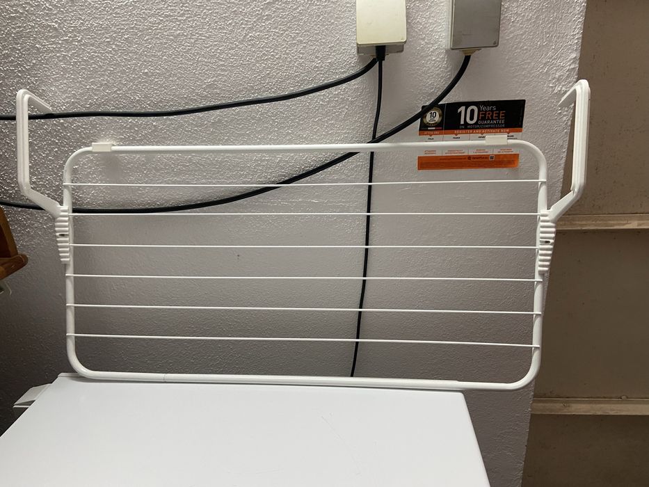 Estendal para a roupa branco