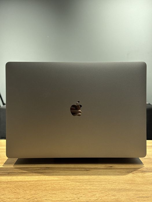 MacBook Pro 16 2019 i9 2.4ghz 32/512gb AMD 5300m 4gb !! Гарантія !!