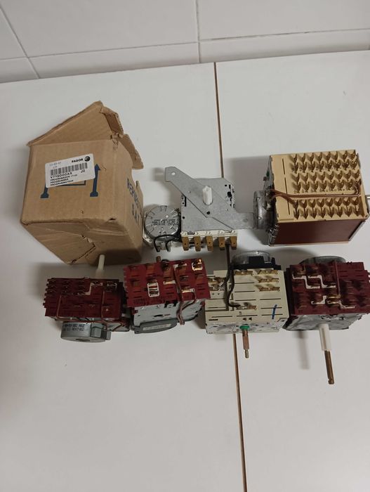 Programadores novos para máquinas de lavar roupa e loiça