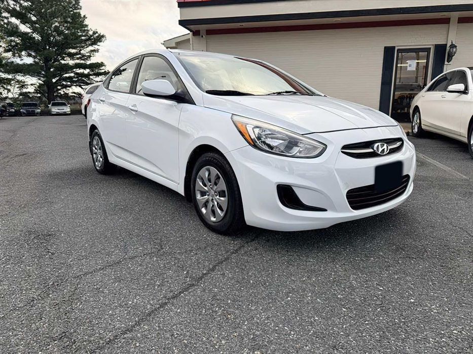 Hyundai Accent Sport      2015