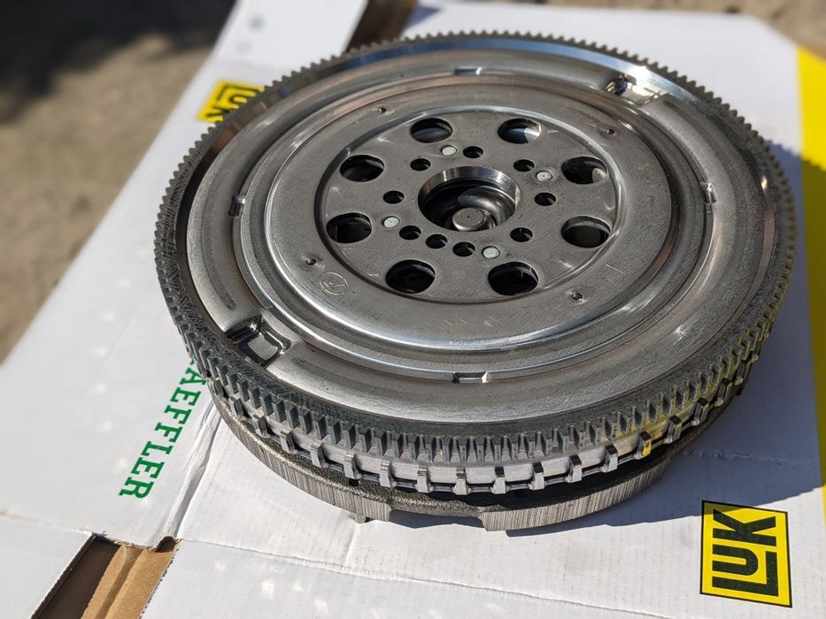 Демфер маховик Mercedes Sprinter 907 910