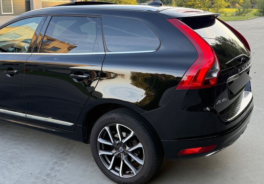 Volvo XC 60 Volvo XC60 2.0 D4 190 km Summum prywatnie 2017 rok