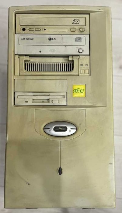 Komputer Celeron 766, Windows 98 Pamięć RAM 128MB, dysk 40GB