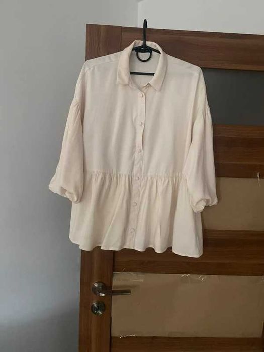 kremowa bluzka koszula mohito 40 L falbanka wiskoza elegancka do pracy biura egzamin