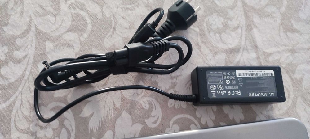 Portátil Toshiba KIRA-101  i7  8GB RAM