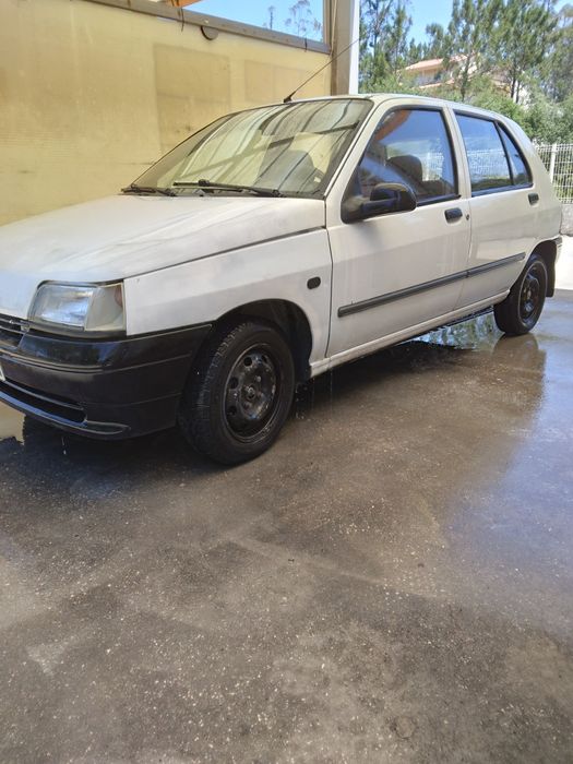 Renault clio 1100