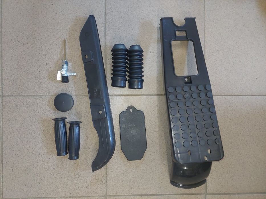 Nowy zestaw naprawczy plastiki oslony romet motorynka