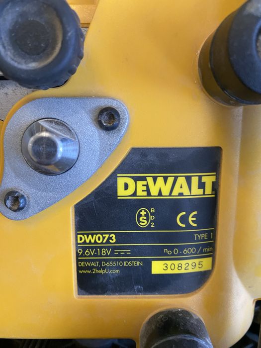 Лазерный уровень ротационный аккумуляторный Dewalt DW073
