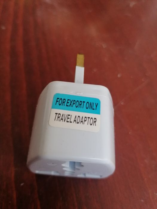 Adaptador tomada viagem