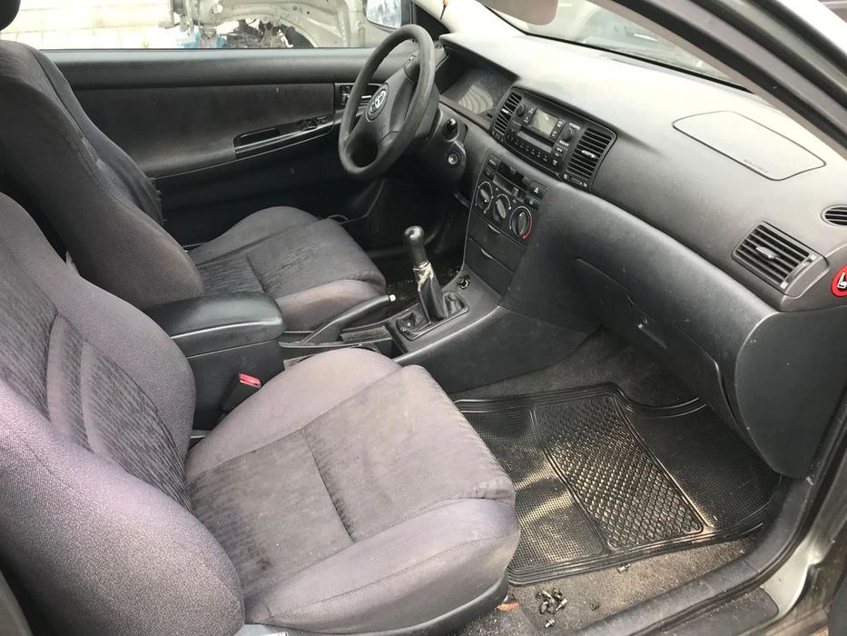 Toyota Corolla 2.0 D-4D Van 2002 - Para Peças