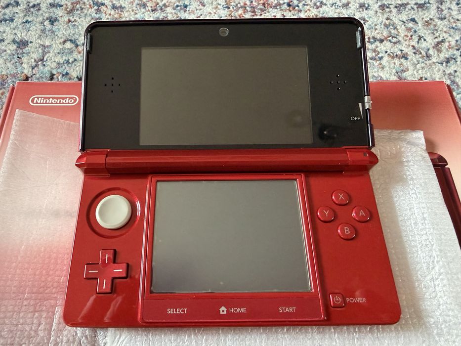 Nintendo 3DS Flare Red (stan idealny)