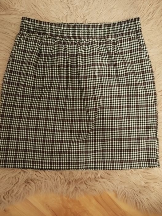 Spódnica w kratę w kształcie tulipana