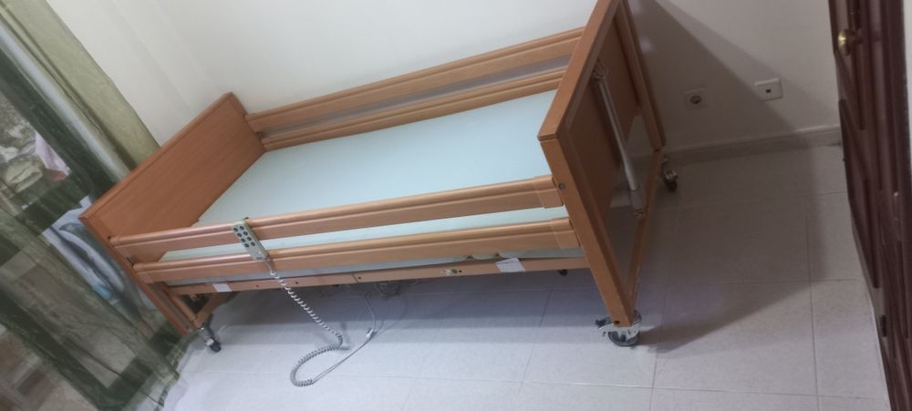 Cama hospitalar eletrica