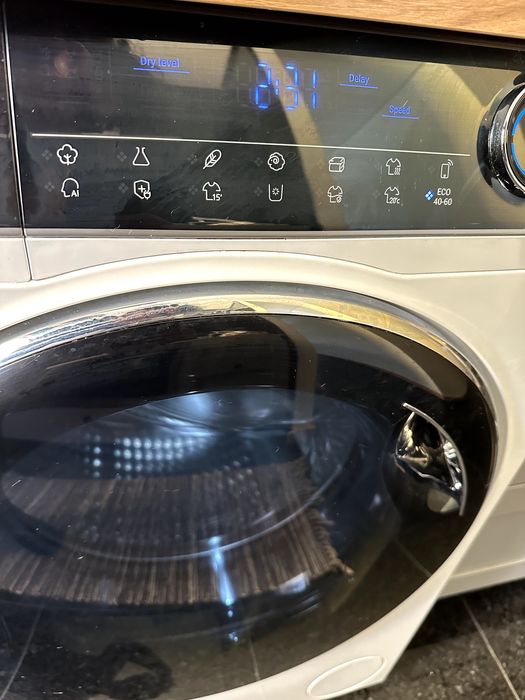Máquina de Lavar e Secar Roupa HAIER – 10kg / 1400 rpm – Branco