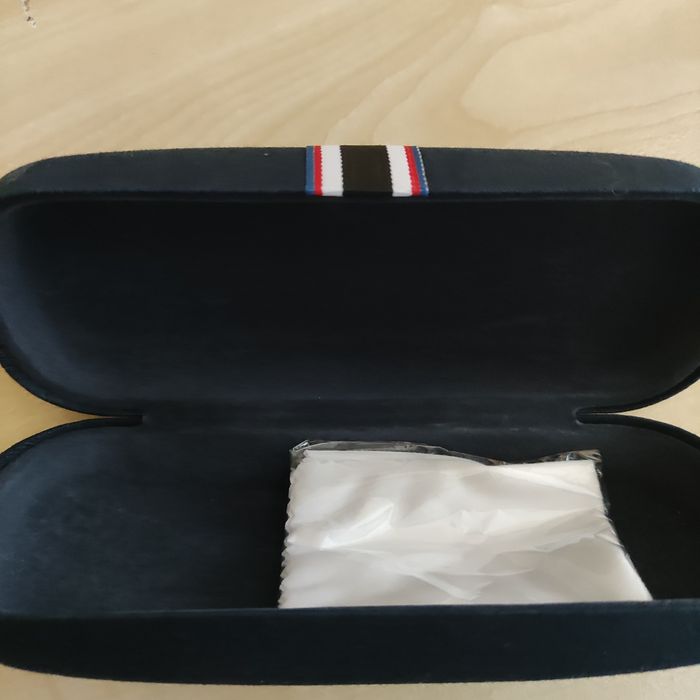 Футляр для очков Tomi Hilfiger