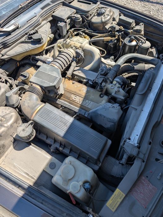 BMW E32 735i wolna od korozji