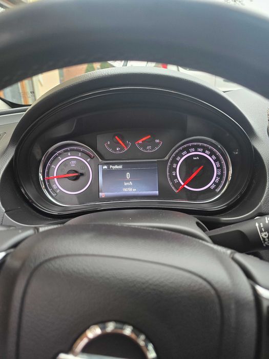 Opel Insignia  2.0 CDTI 140 km Sports Tourer Sw 2014 r.