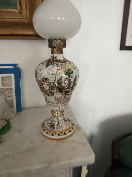 Cadeeiro em louça
