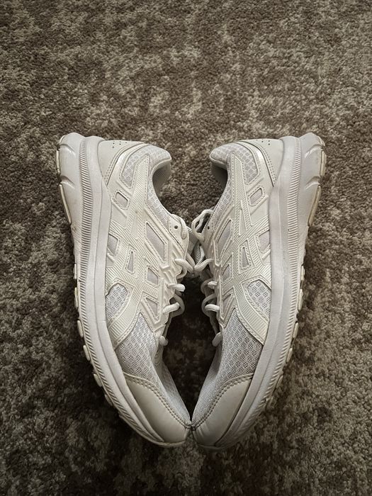 НОВІ! Білі кросівки asics jolt 4