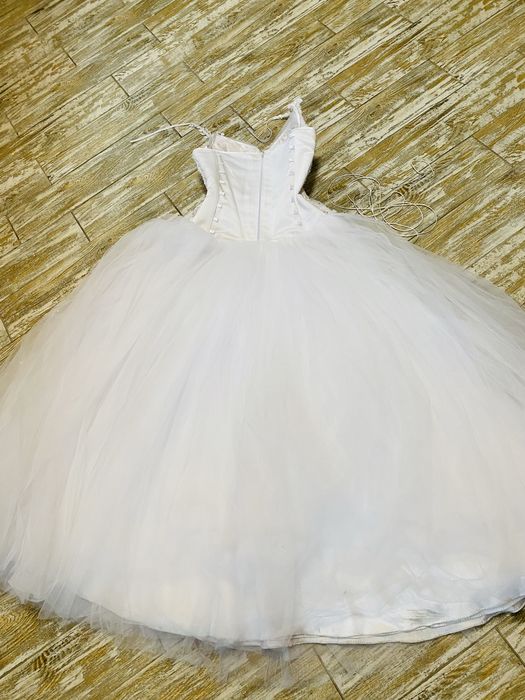 Весільна сукня