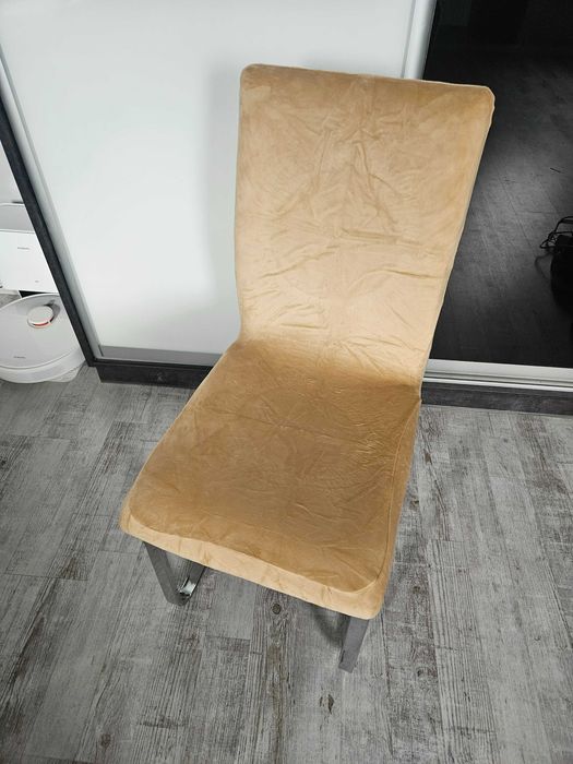 Pokrowce na krzesła miękkie welurowe beżowe 4 sztuki komplet