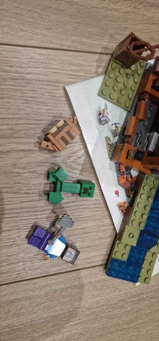Lego minecraft 21269 Шахтна експедиція «Броненосець»